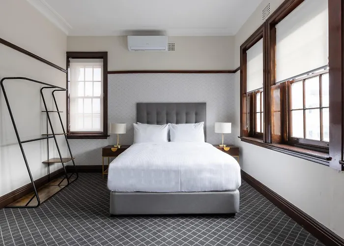 Standard Queen Room